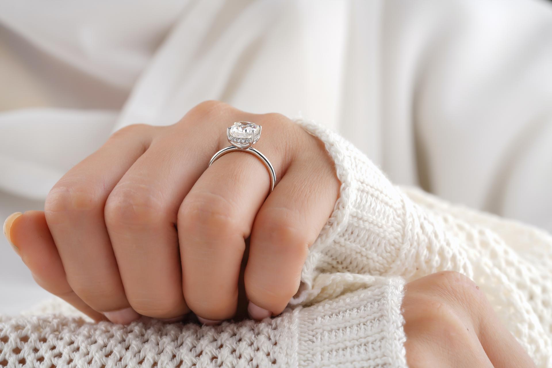 A Simple Checklist For Purchasing Her Favorite Engagement Rings