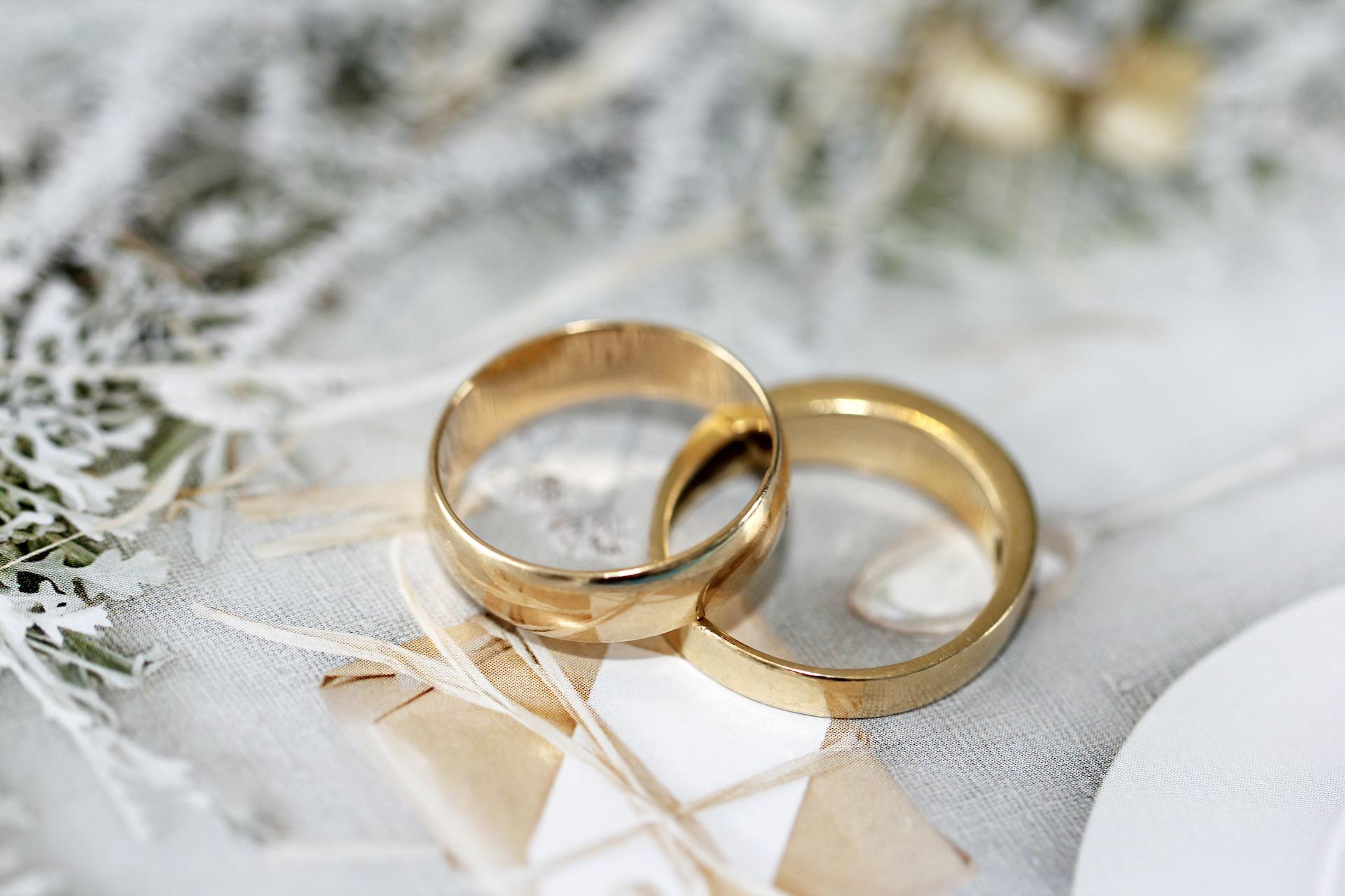Wedding And Engagement Rings Don’t Have To Be Expensive